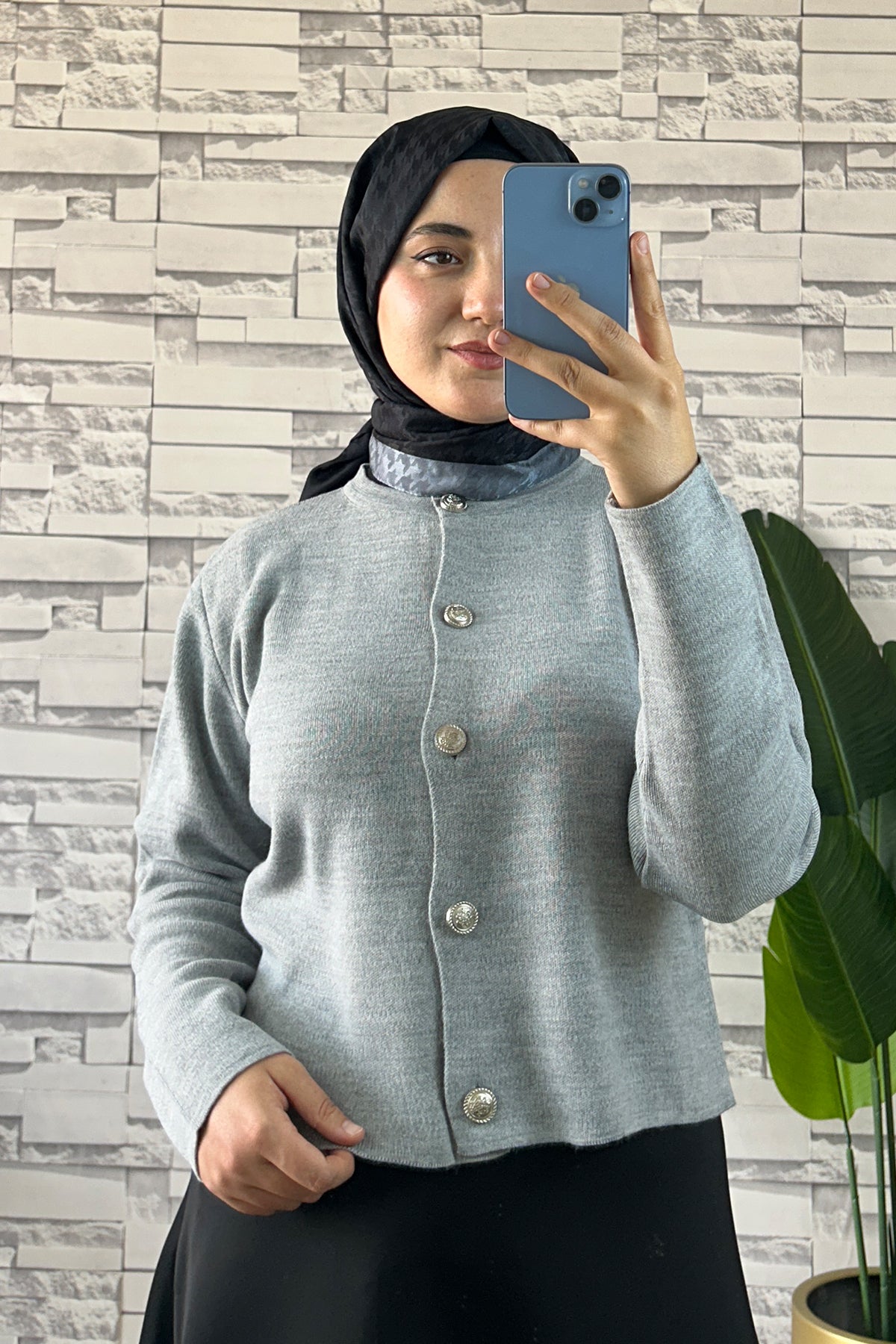 Düğme Detaylı Hırka Gri