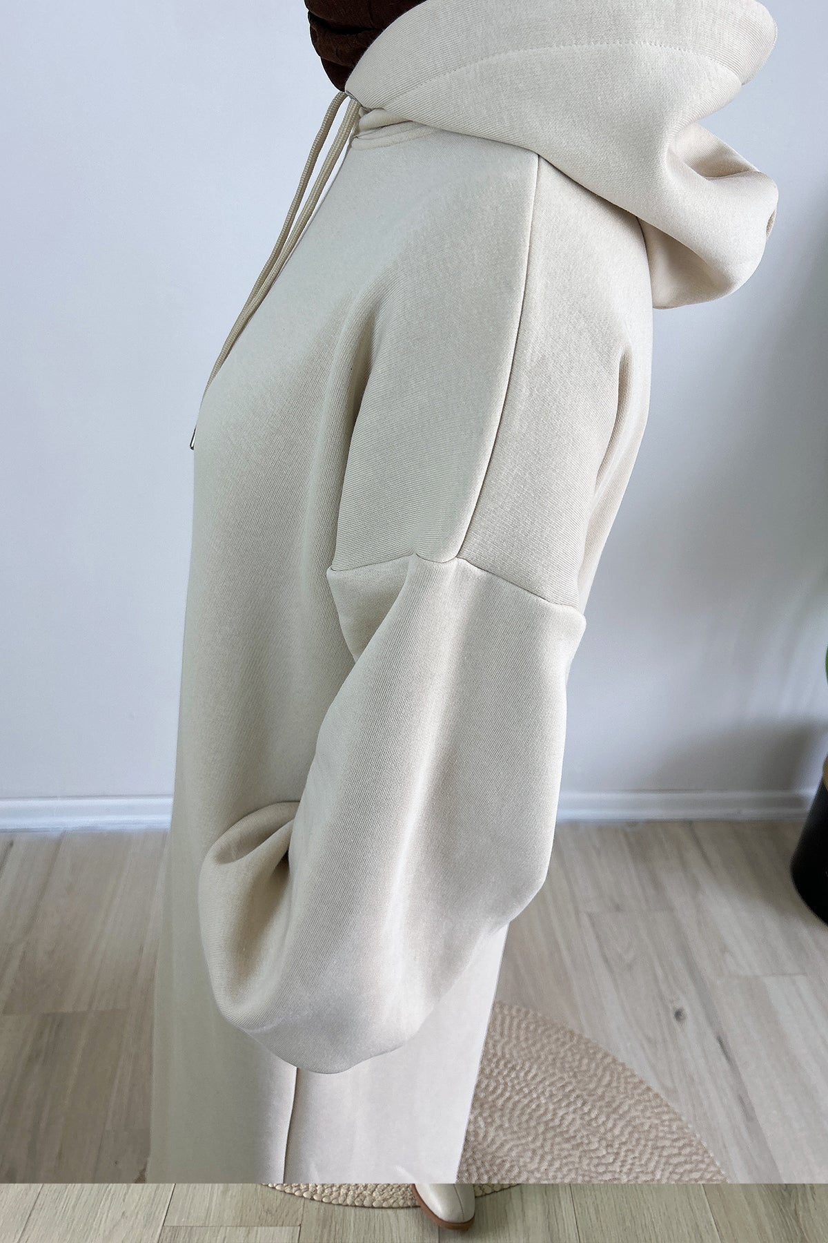 Kemerli Kapüşonlu Polar Elbise Krem