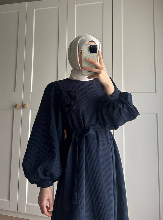 Lina Gül Detaylı Kuşaklı Elbise - Lacivert